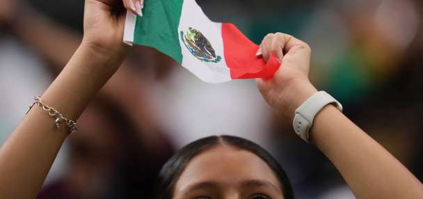 Pew survey: Mexicans now have a negative view of the US, a turnaround from a year ago