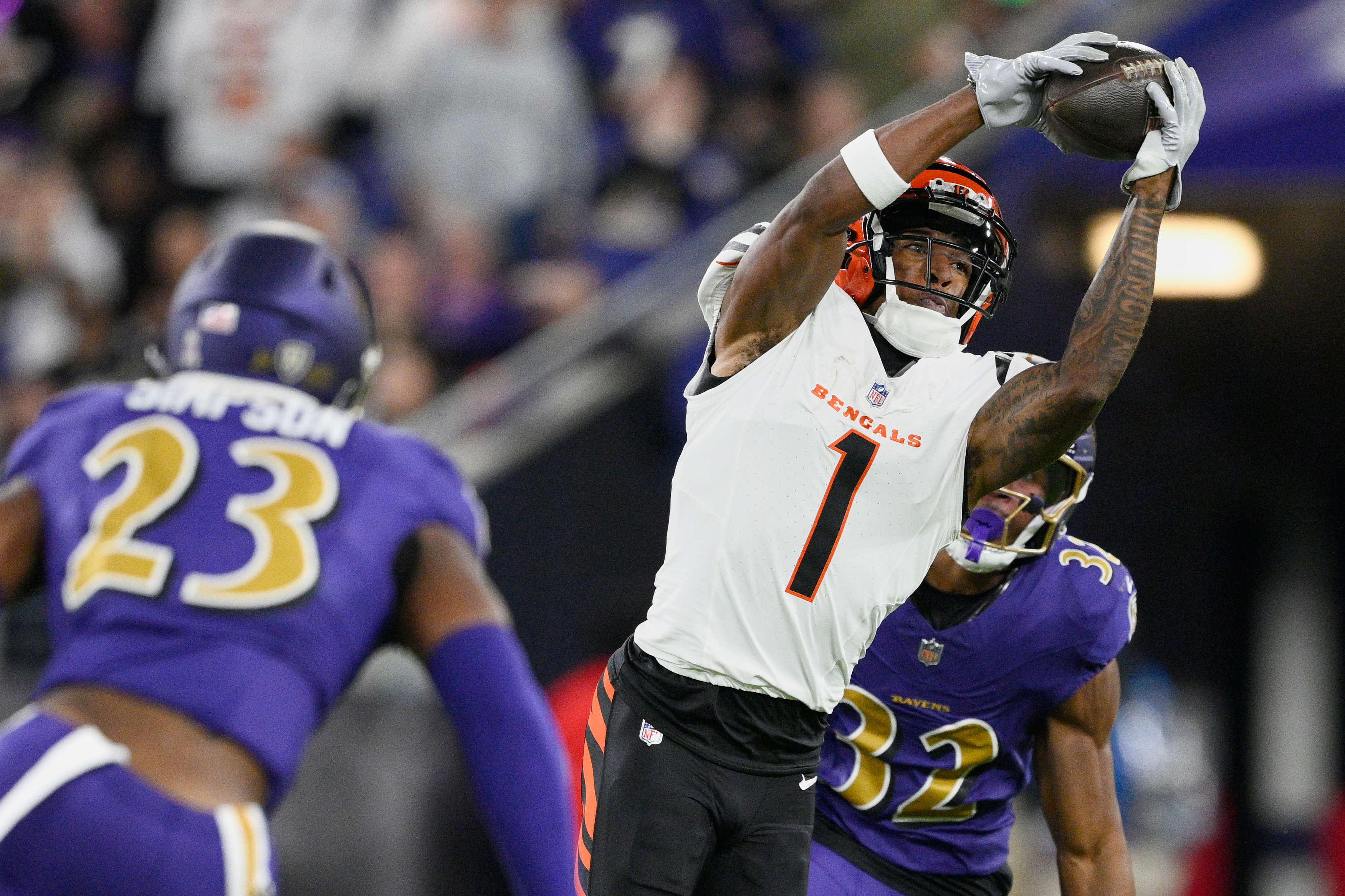 Ja'Marr Chase and Justin Jefferson tie for the top wide receiver in a vote by AP writers