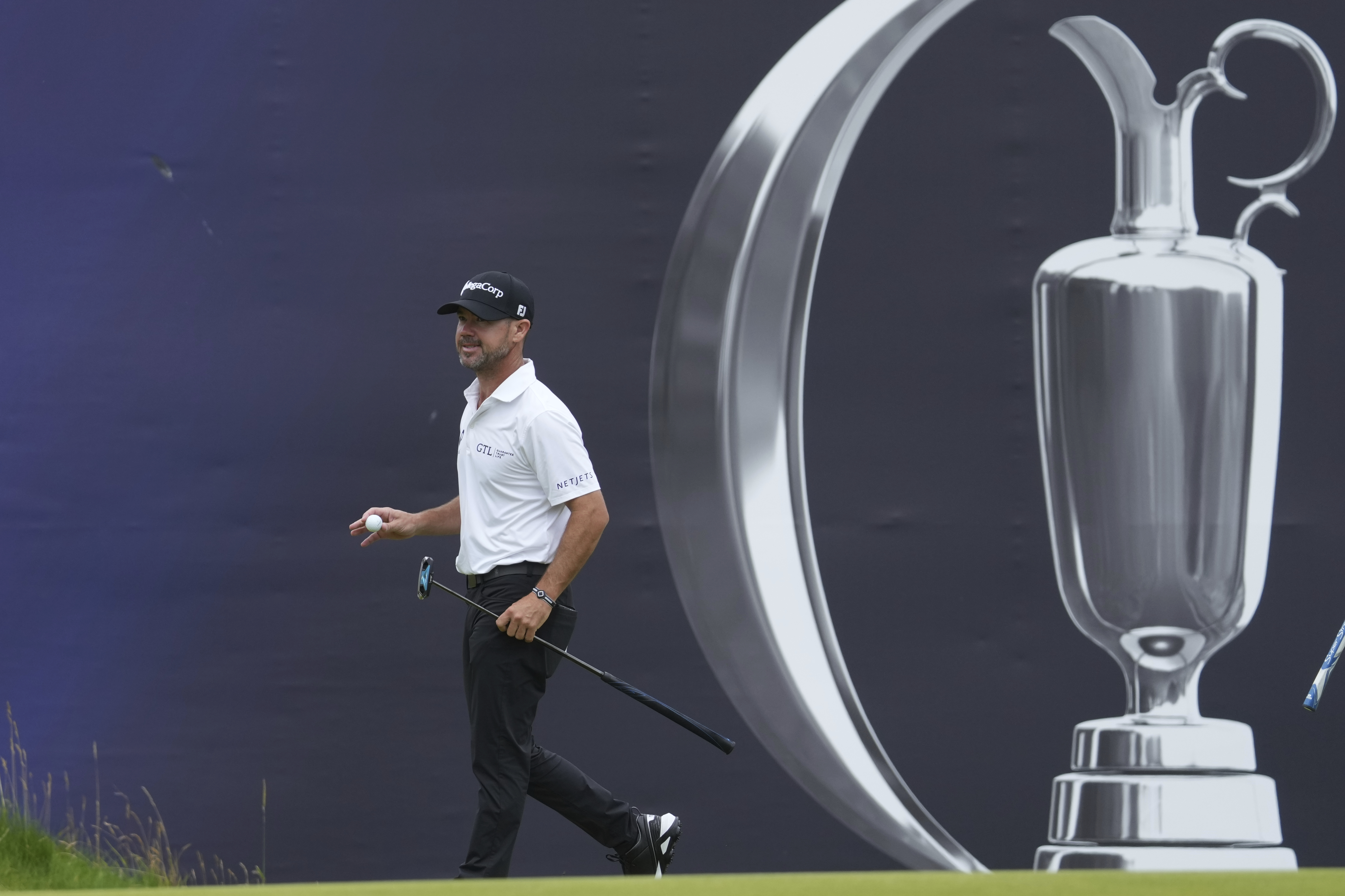 Scottie Scheffler with a 64 sets a daunting target at the British Open