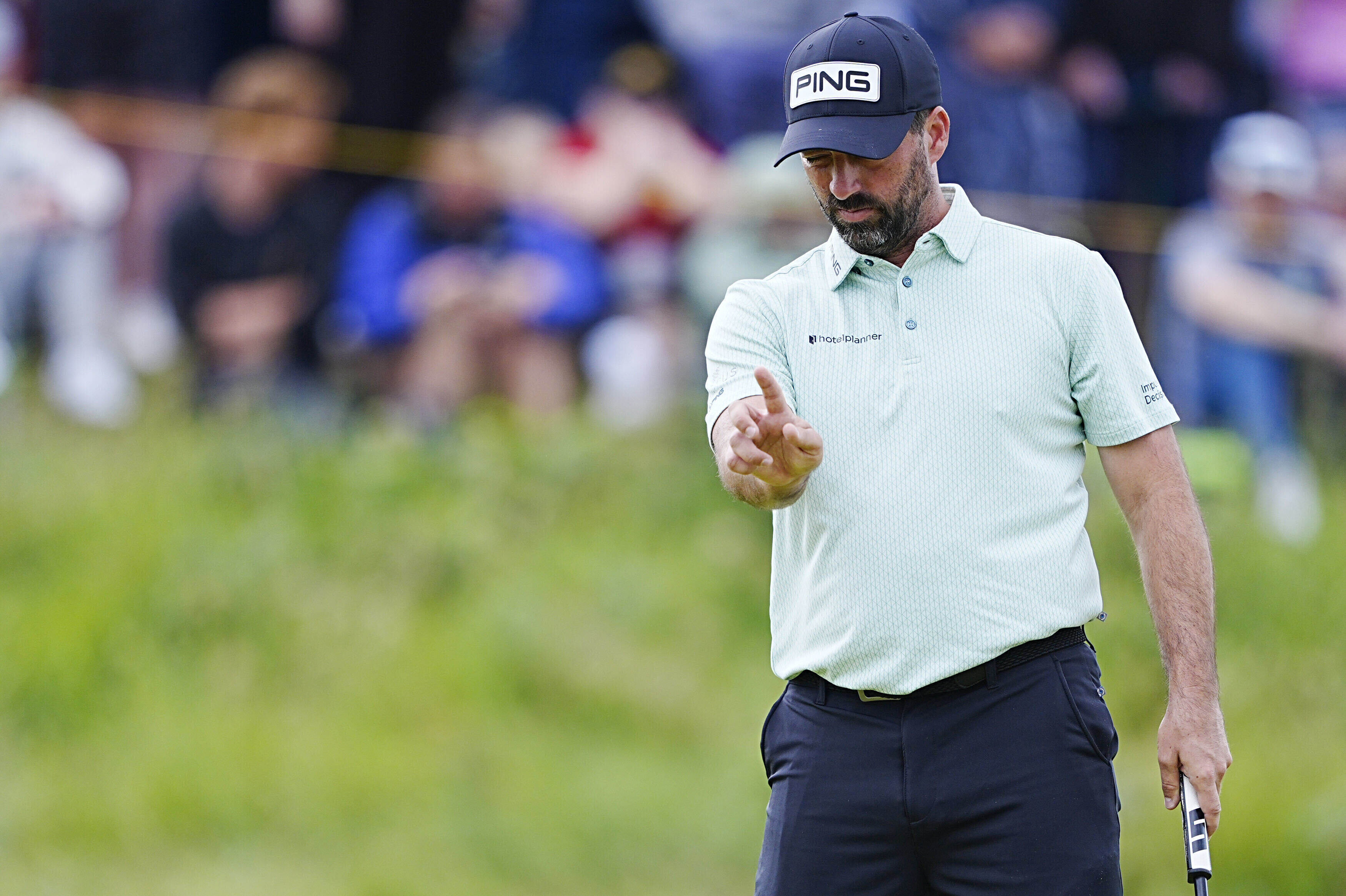 Parry makes the first hole-in-one at this year's British Open