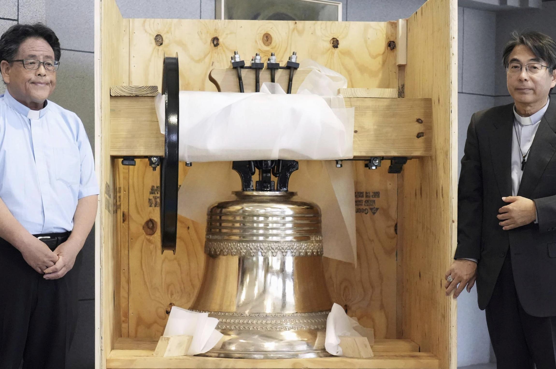 Nagasaki cathedral blesses a bell that replaces one destroyed by the US atomic bomb