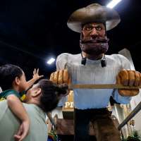 Utahns get up close and personal with floats ahead of Days of '47 Parade