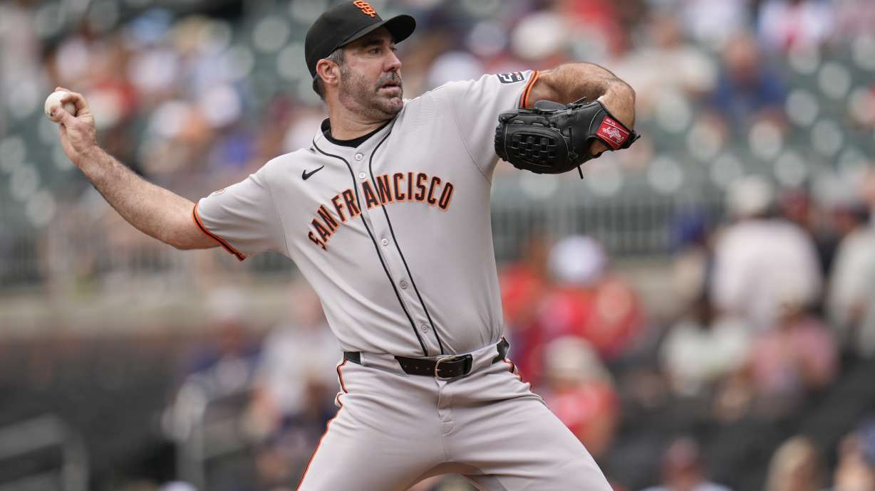 San Francisco Giants pitcher Justin Verlander (35) delivers in the first inning of a baseball game against the Atlanta Braves, Wednesday, July 23, 2025, in Atlanta.