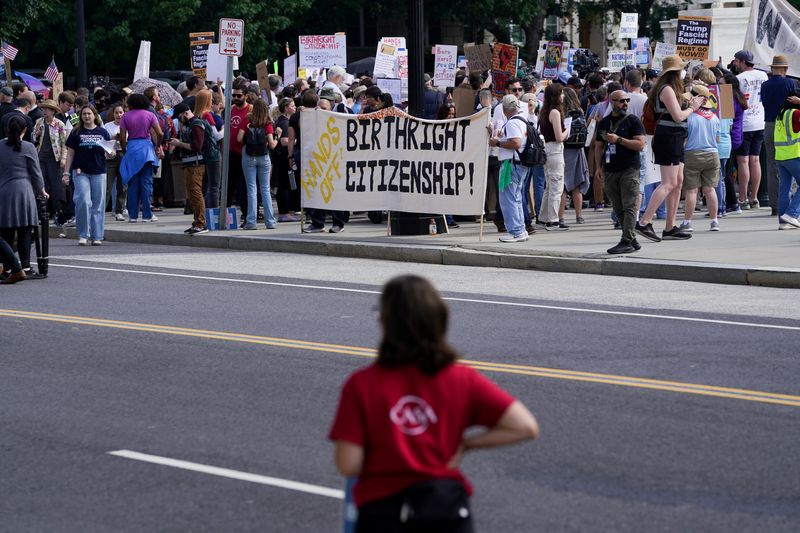 Appeals court blocks Trump's order curtailing birthright citizenship