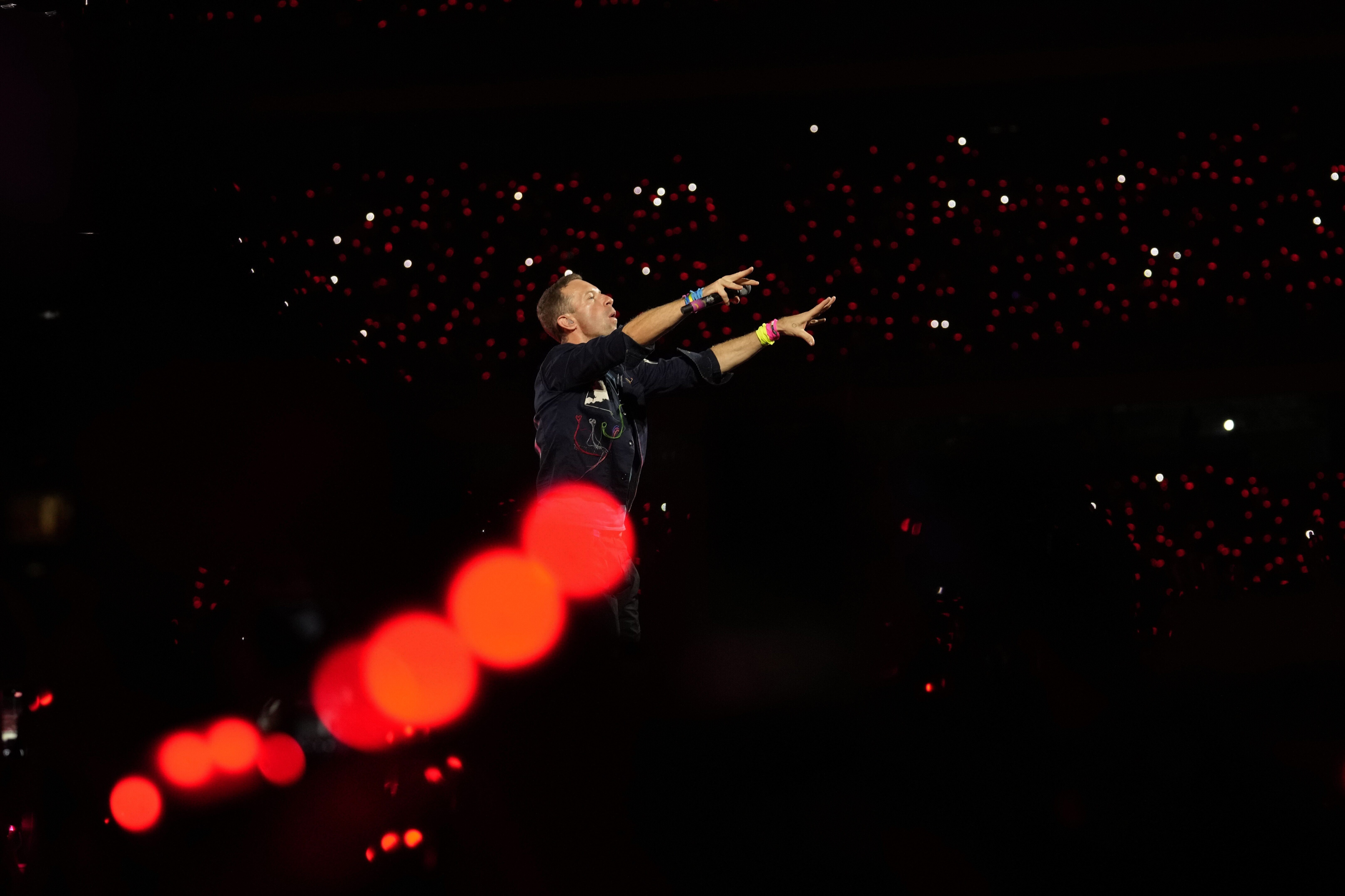 HR exec caught on Coldplay cam resigns after embrace with CEO went viral