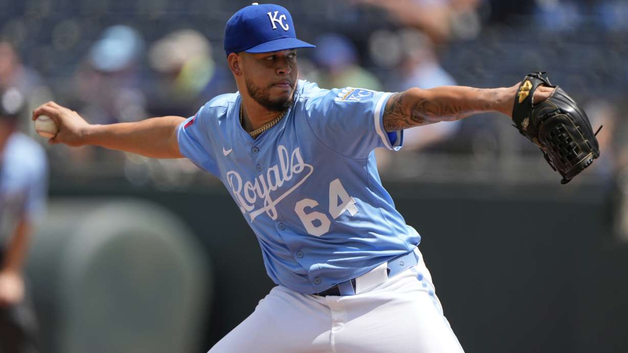 Kansas City Royals relief pitcher Steven Cruz throws during the seventh inning of a baseball game against the Atlanta Braves Wednesday, July 30, 2025, in Kansas City, Mo.
