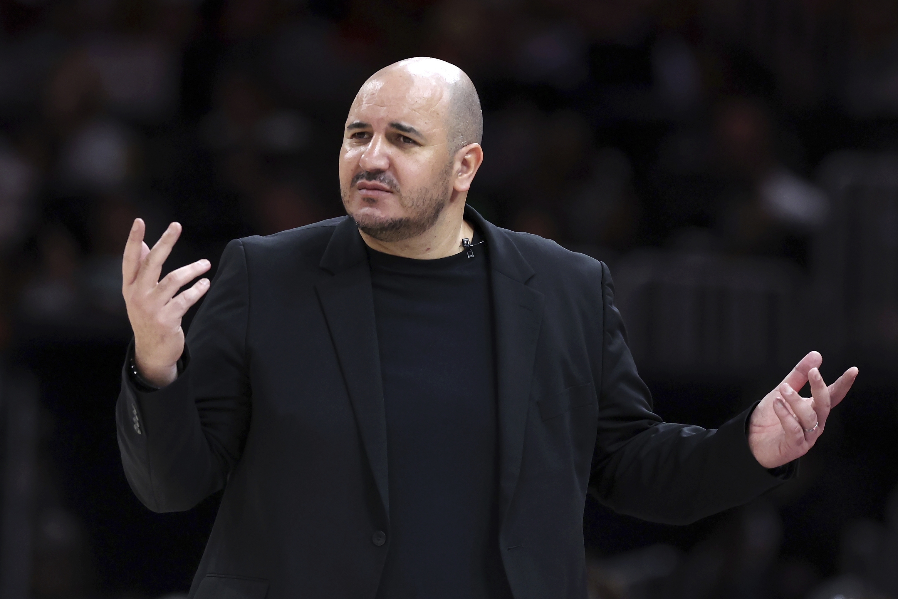 Celtics minority owner reaches deal to buy Connecticut Sun for record $325 million, AP source says