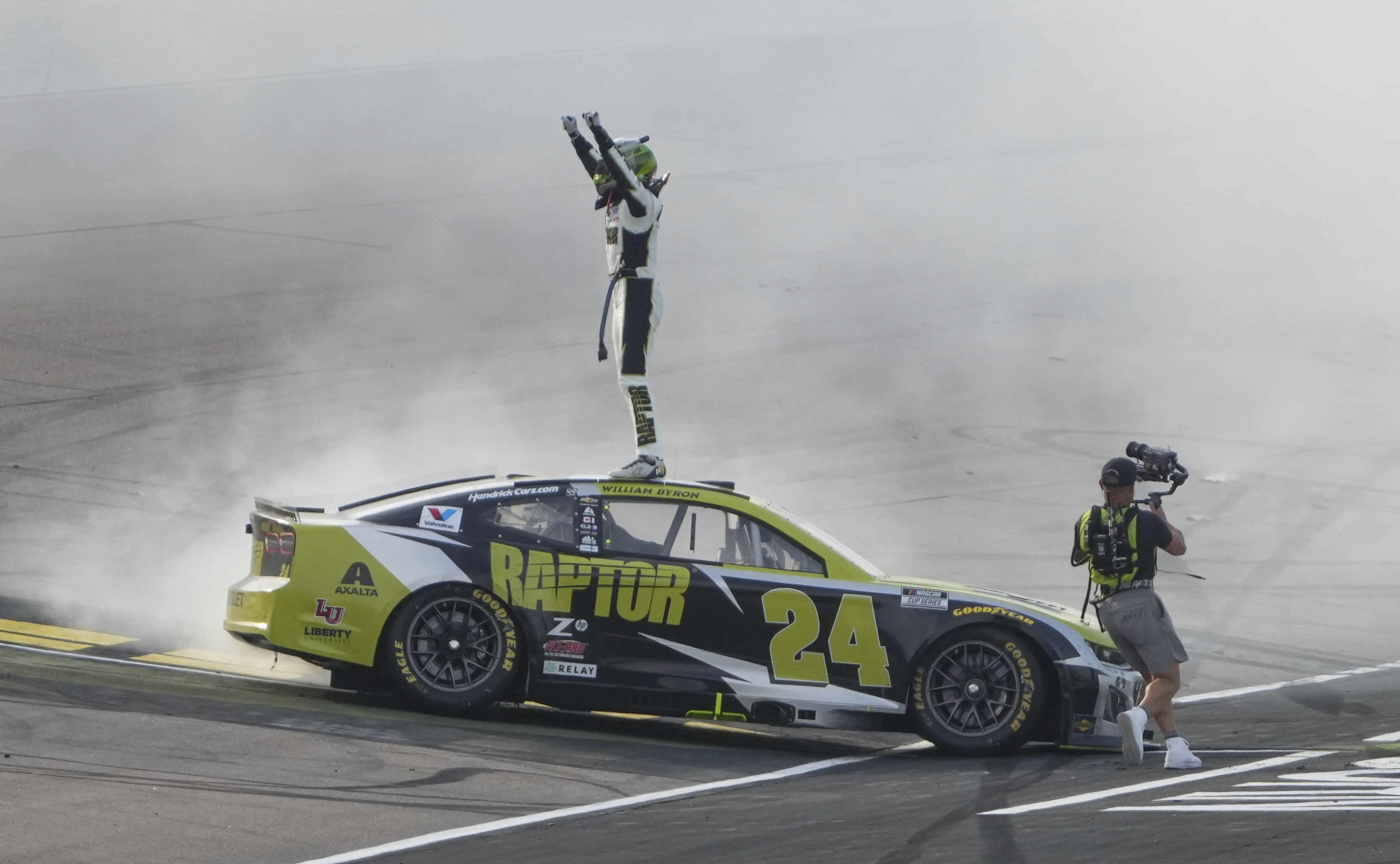 William Byron has enough fuel to win NASCAR Cup race at Iowa Speedway