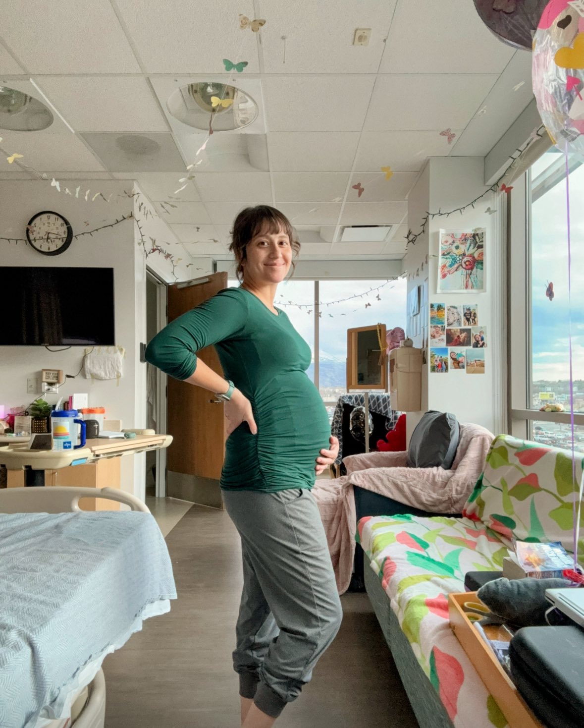 Woman aims to give back after lengthy hospital stay ahead of her 4th son's birth