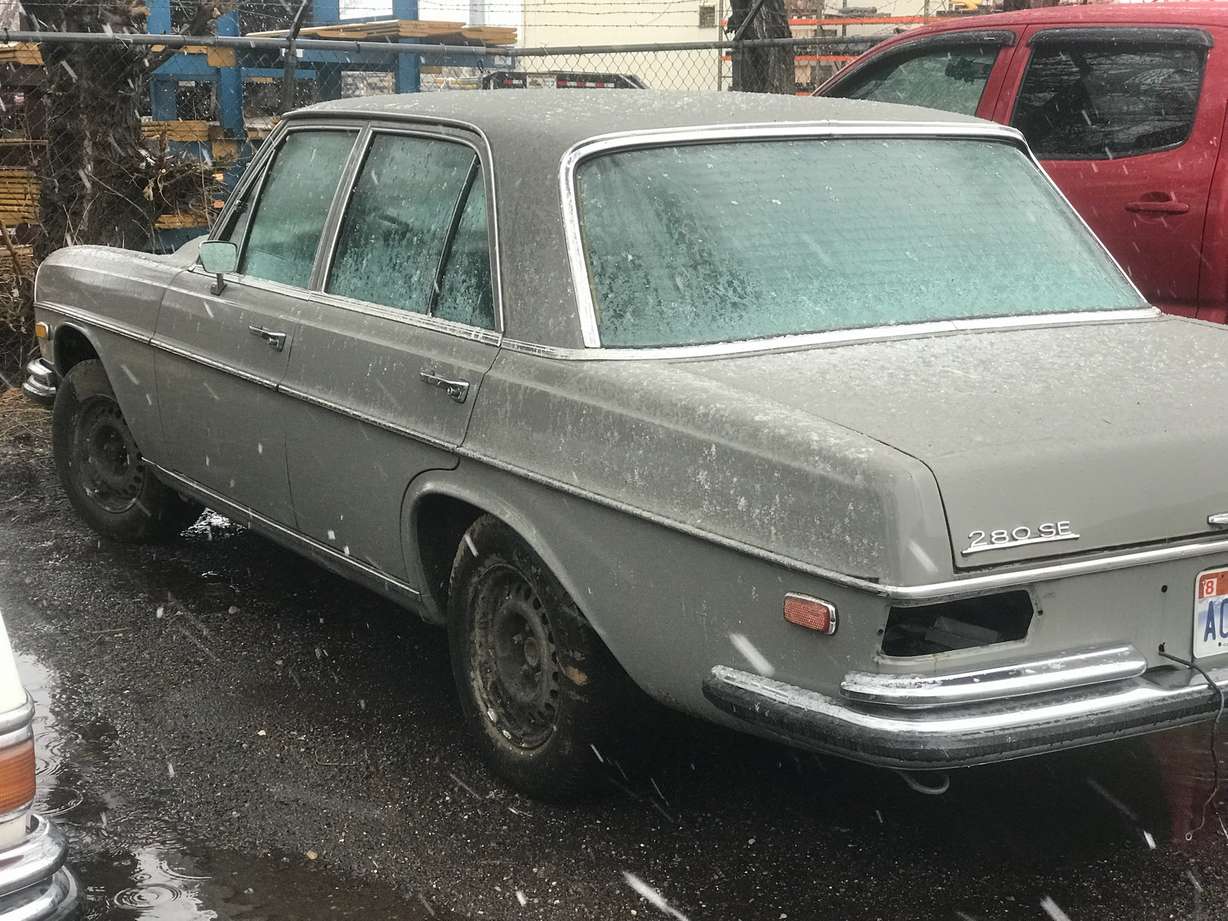 The 1971 Mercedes 280 SE that caught Alex Hixson’s eye, for $300.