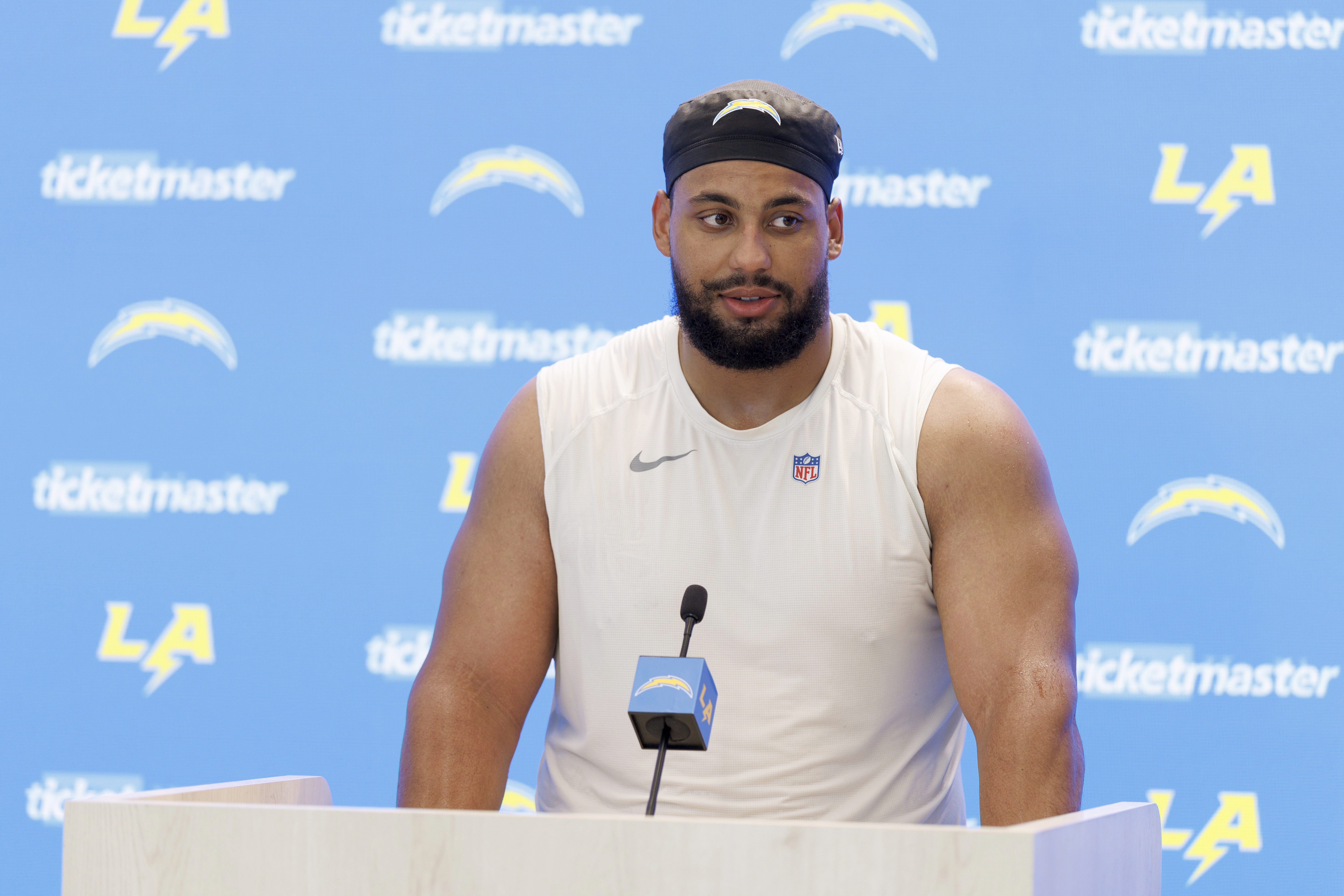 Chargers' Rashawn Slater suffers season-ending leg injury weeks after contract extension
