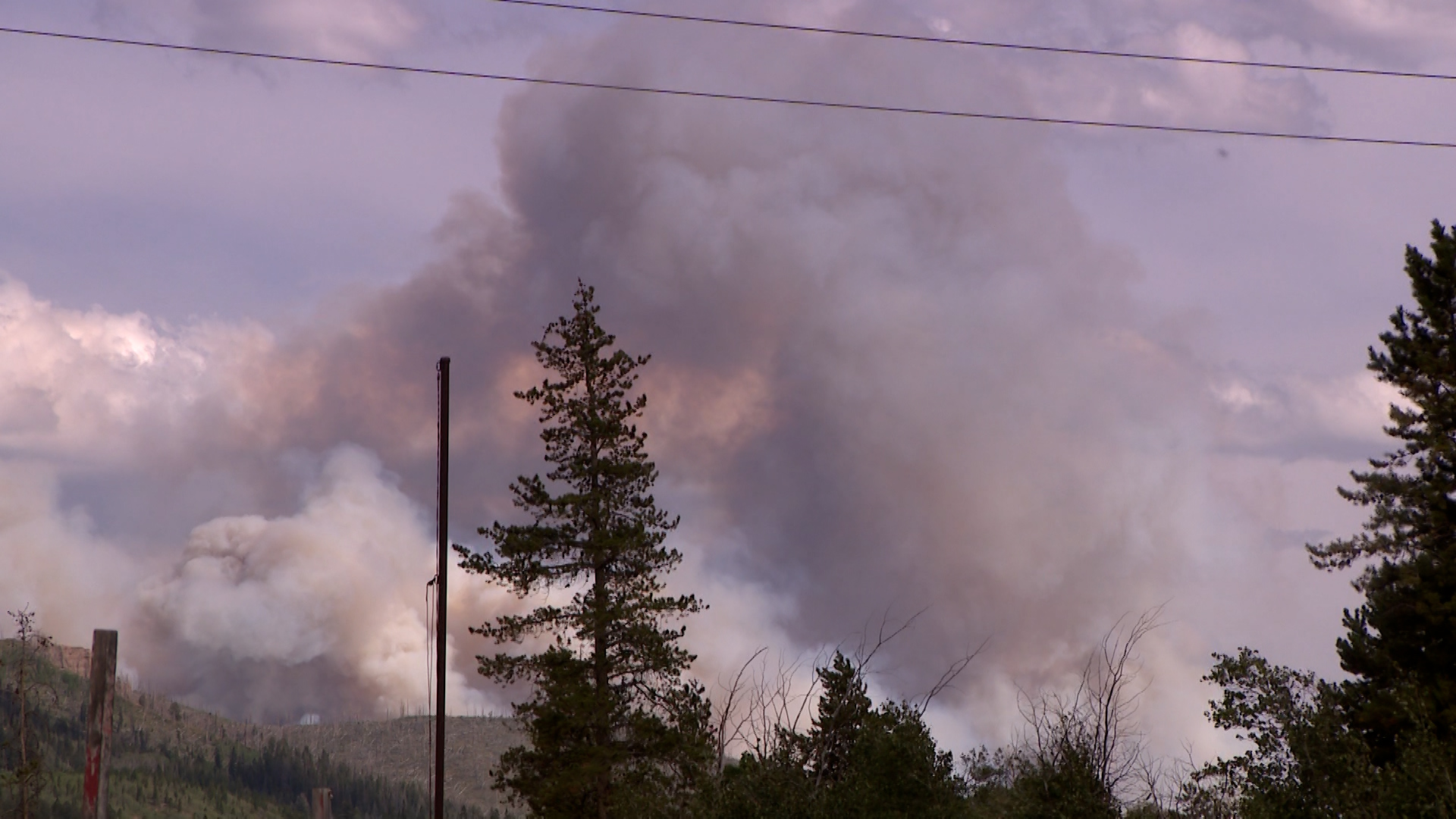 Beulah Fire grows to 1,400 acres; firefighters brace for wind shifts at Monroe Canyon Fire