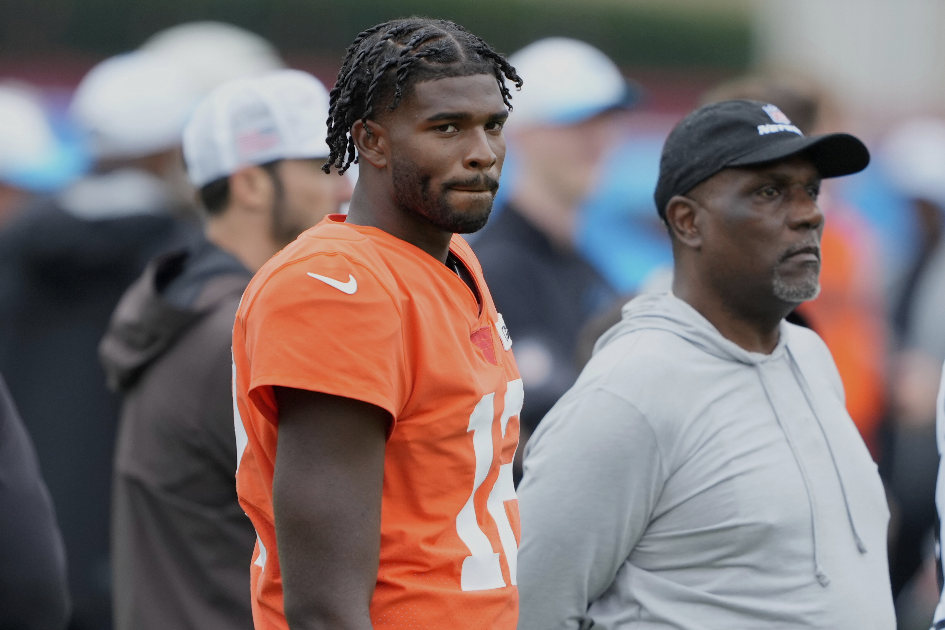 Browns rookie Shedeur Sanders throws 2 TD passes in first half of NFL preseason debut vs Panthers