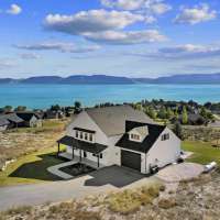 10 reasons now could be the best time to buy a vacation home