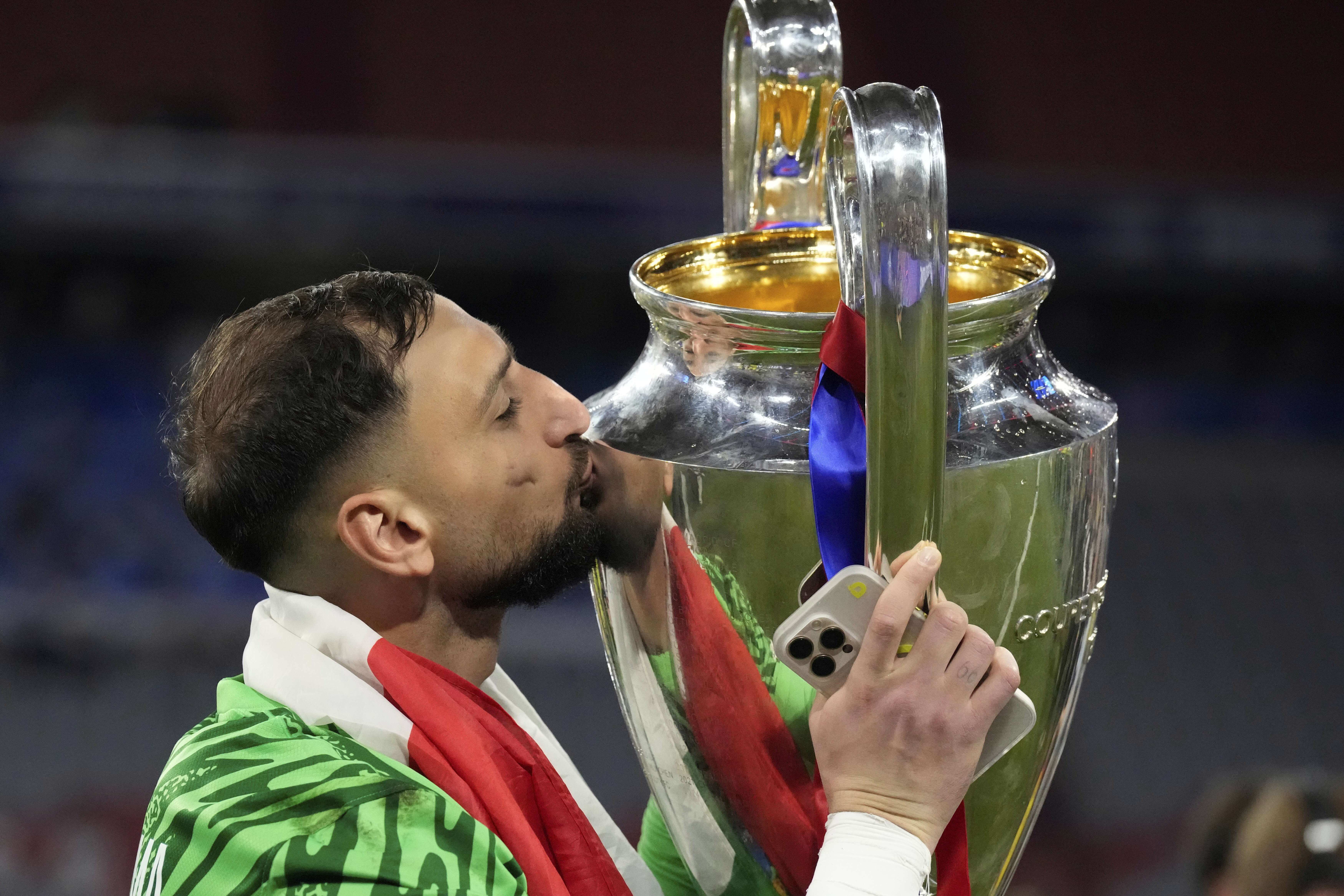 Goalkeeper Donnarumma announces he is leaving PSG after being left out of UEFA Super Cup match