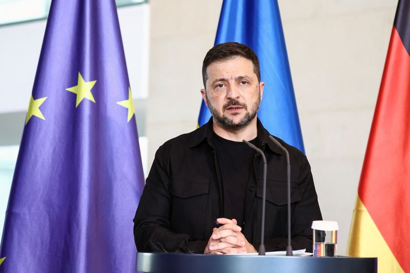 Zelenskyy says he warned Trump that Putin is 'bluffing'