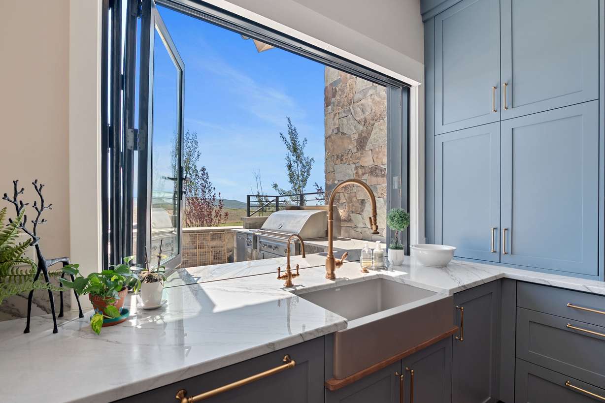 Key emerging trends in kitchen countertop design for 2025