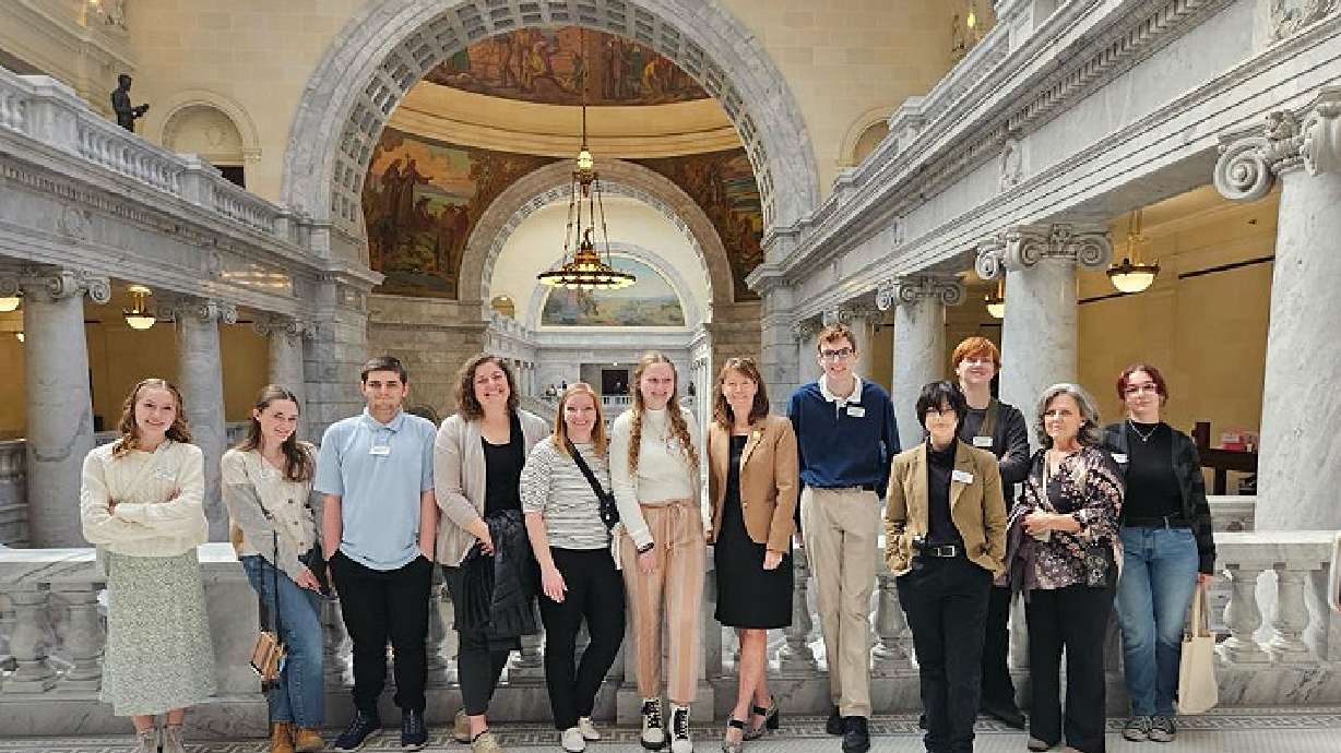 Mountain Heights Academy students visiting the Utah State Capitol.