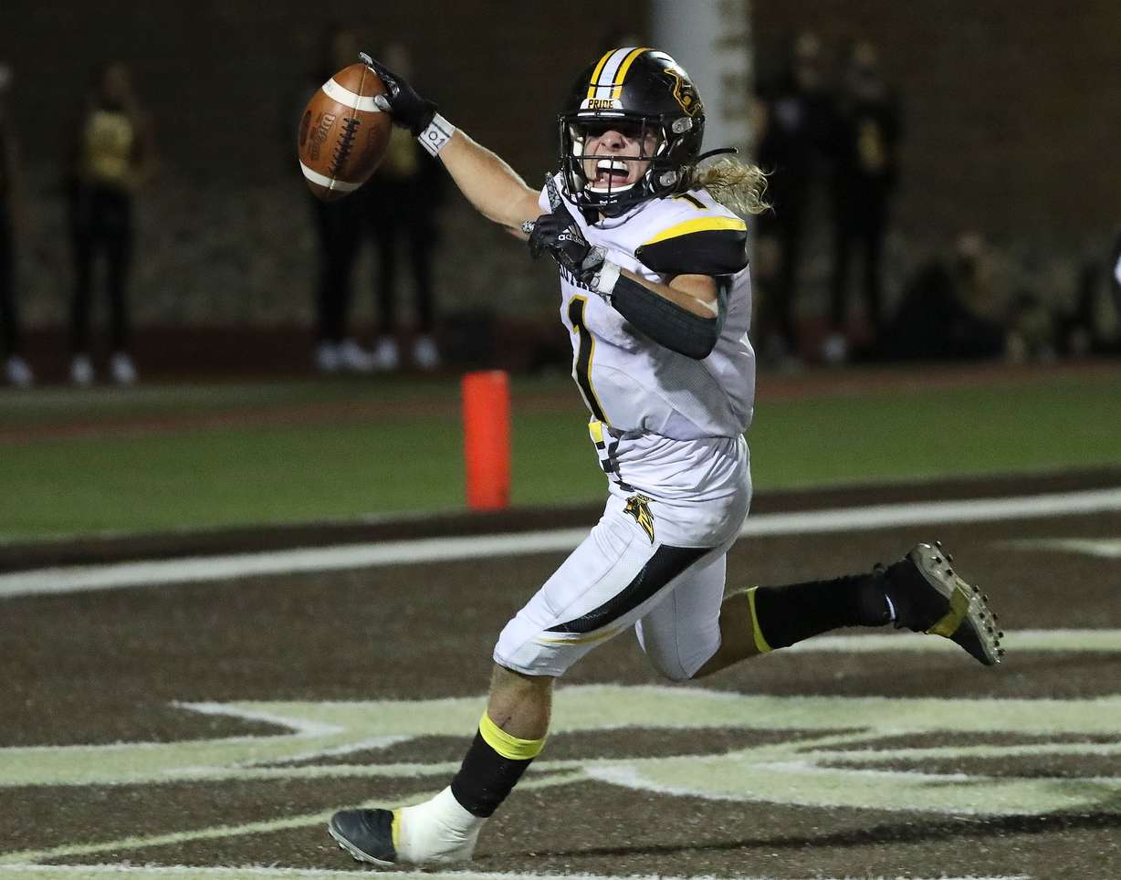 Roy's Cade Harris scores on the two-point conversion in Kaysville on Sept. 18, 2020. Roy won 48-47.