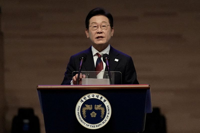 Trump wants to meet North Korea's Kim this year, he tells South Korea