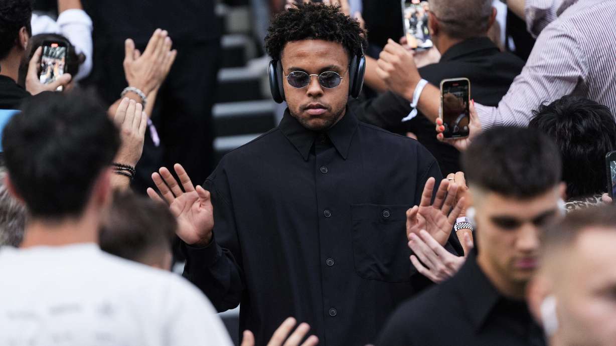 Juventus's Weston McKennie arrives before the start of a Serie A soccer match between Juventus and Parma at the Juventus Stadium in Turin, northern Italy, Sunday, Aug. 24, 2025. S