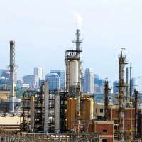 How much money do refineries contribute to Utah?