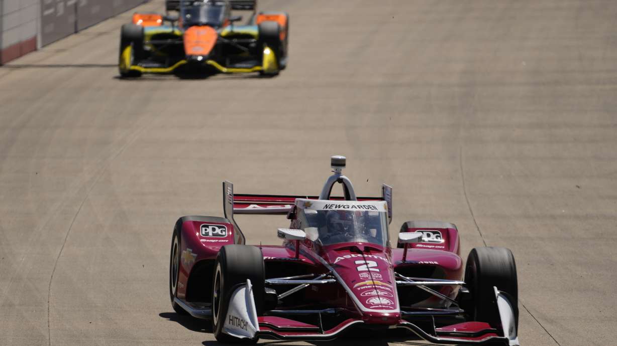 Josef Newgarden (2) drives during an IndyCar auto race Sunday, Aug. 31, 2025, at Nashville Superspeedway in Lebanon, Tenn.