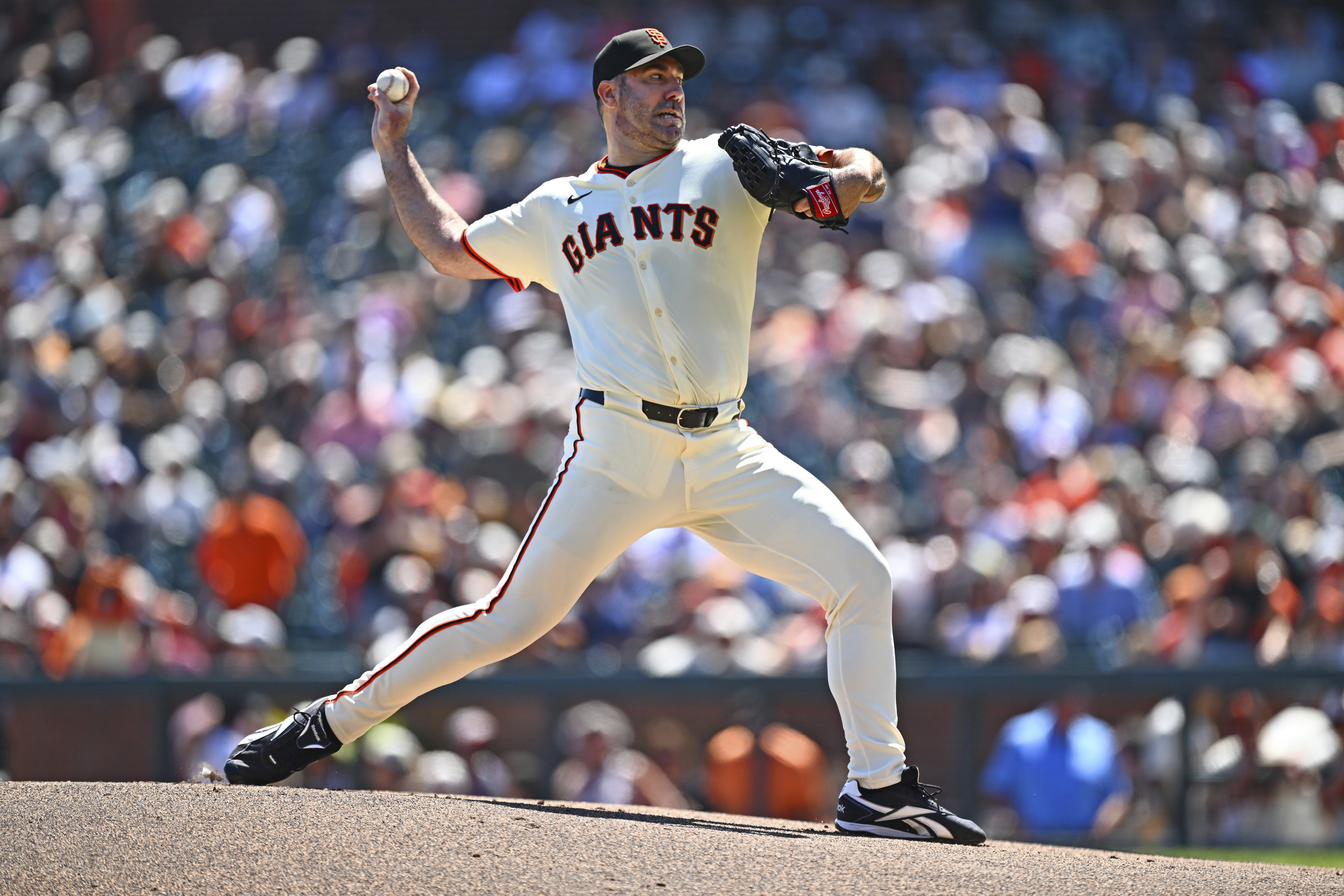 San Francisco Giants pitcher Justin Verlander (35) pitches against the Baltimore Orioles during the first inning of a baseball game at Oracle Park in San Francisco on Sunday, Aug. 31, 2025.