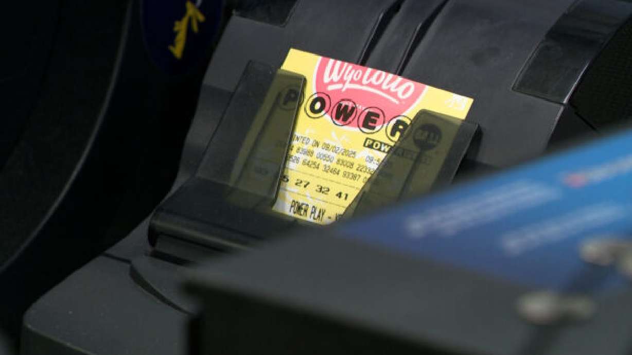 Utahns travel across border to Wyoming for Powerball lottery tickets; jackpot up to $1.3B