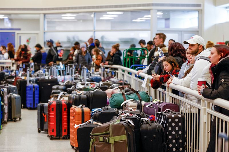 Trump administration drops Biden plan to require airlines to pay compensation for disrupted flights