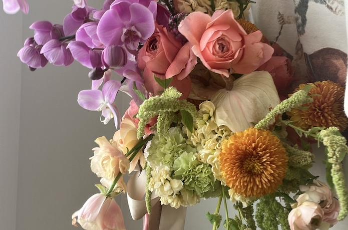 Popular Utah floral arranger travels the world for weddings