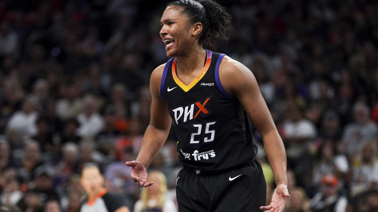 Phoenix Mercury forward Alyssa Thomas (25) reacts to a play during the second half of a WNBA basketball game against the Indiana Fever, Tuesday, Sept. 2, 2025, in Phoenix.