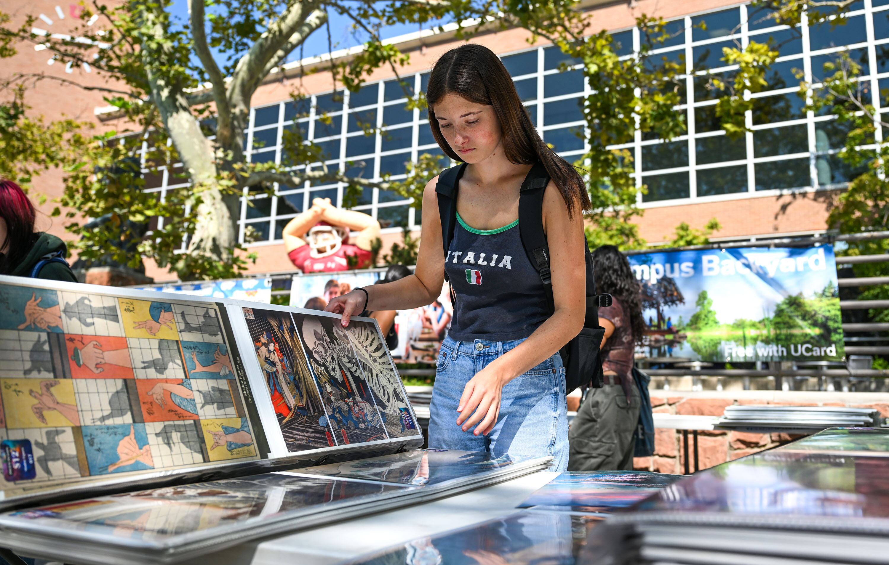 Do college students misrepresent their political views? 