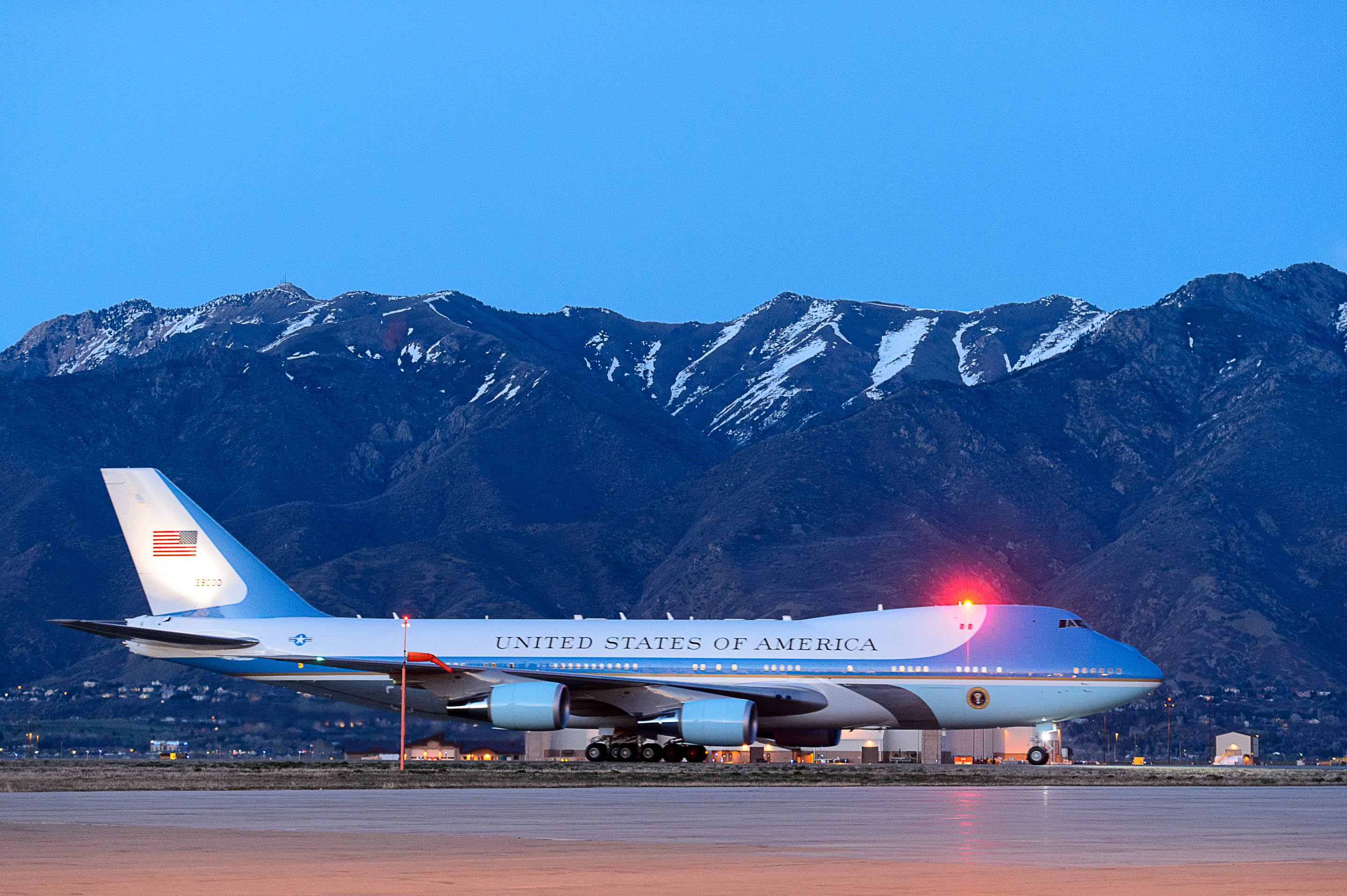 Air Force One taxies after landing at Hill Air Force Base to kick off the President Barack Obama's visit to Utah, April 2, 2015.