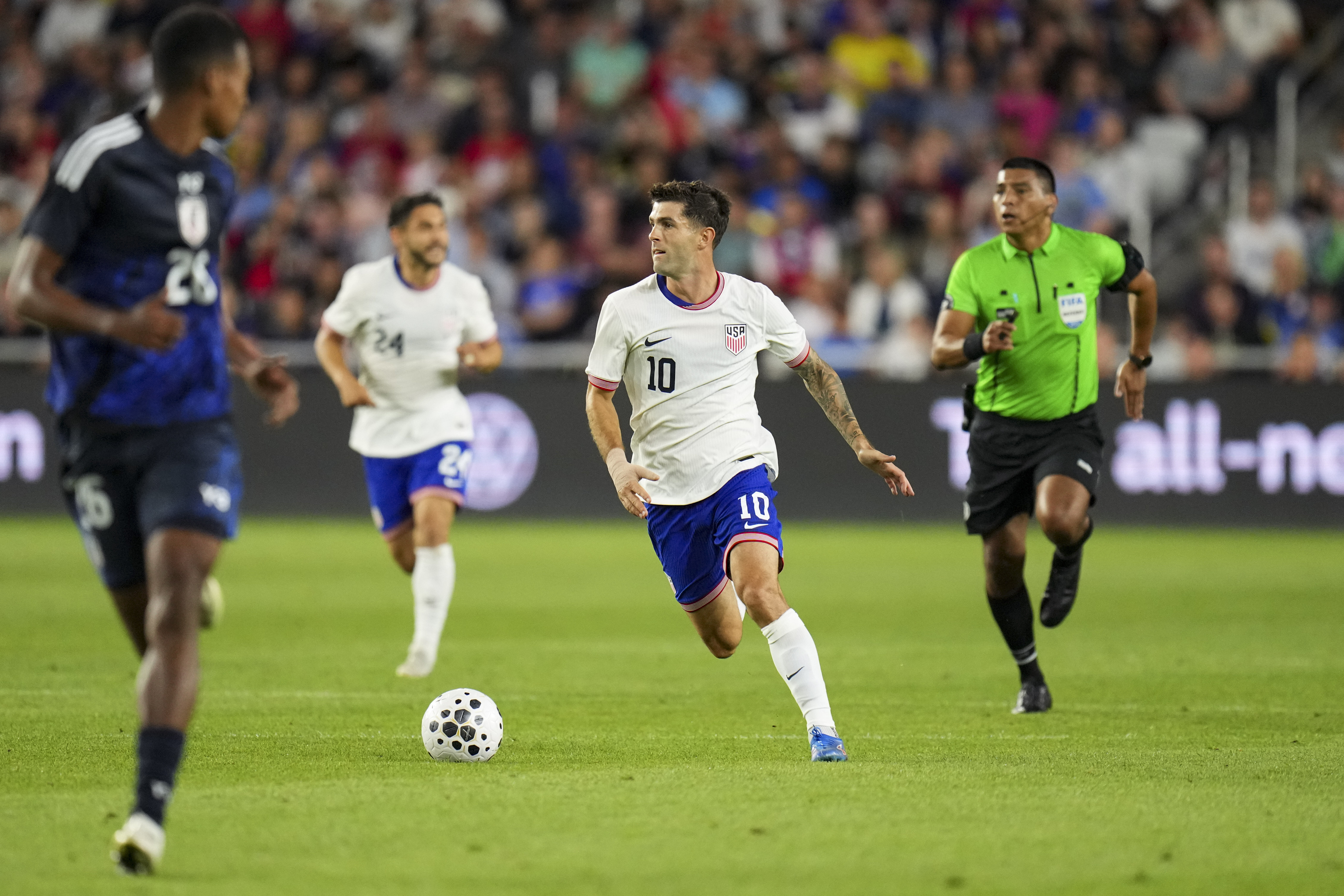 United States' Christian Pulisic (10) controls the ball during the first half of a friendly soccer match against Japan, Tuesday, Sept. 9, 2025, in Columbus, Ohio. 