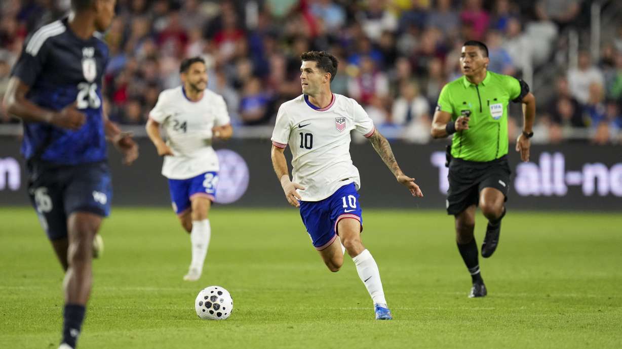 United States' Christian Pulisic (10) controls the ball during the first half of a friendly soccer match against Japan, Tuesday, Sept. 9, 2025, in Columbus, Ohio.