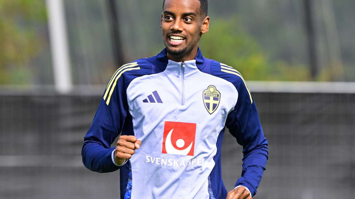Sweden's Alexander Isak, who was signed by Liverpool on Monday evening, attends a training session of the national soccer team of Sweden in Bosoen, outside Stockholm, Sweden, Tuesday, Sept 2, 2025, ahead of the World Cup qualifying match against Slovenia.