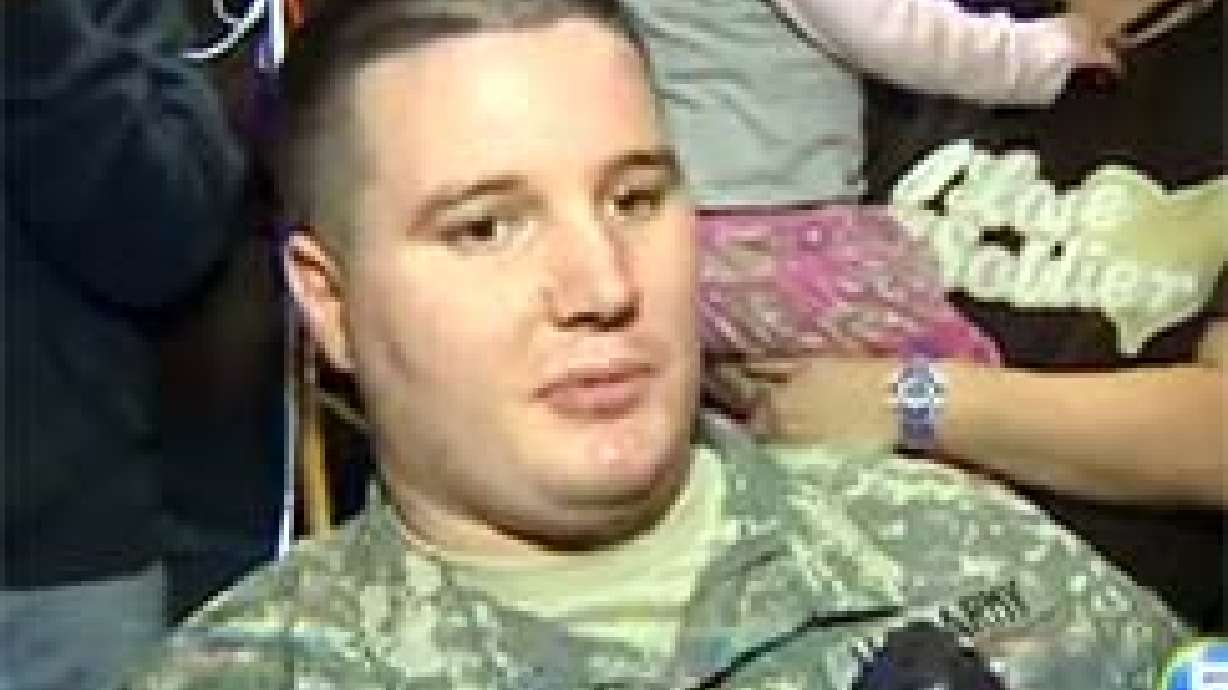 Wounded Utah soldier returns home for holidays