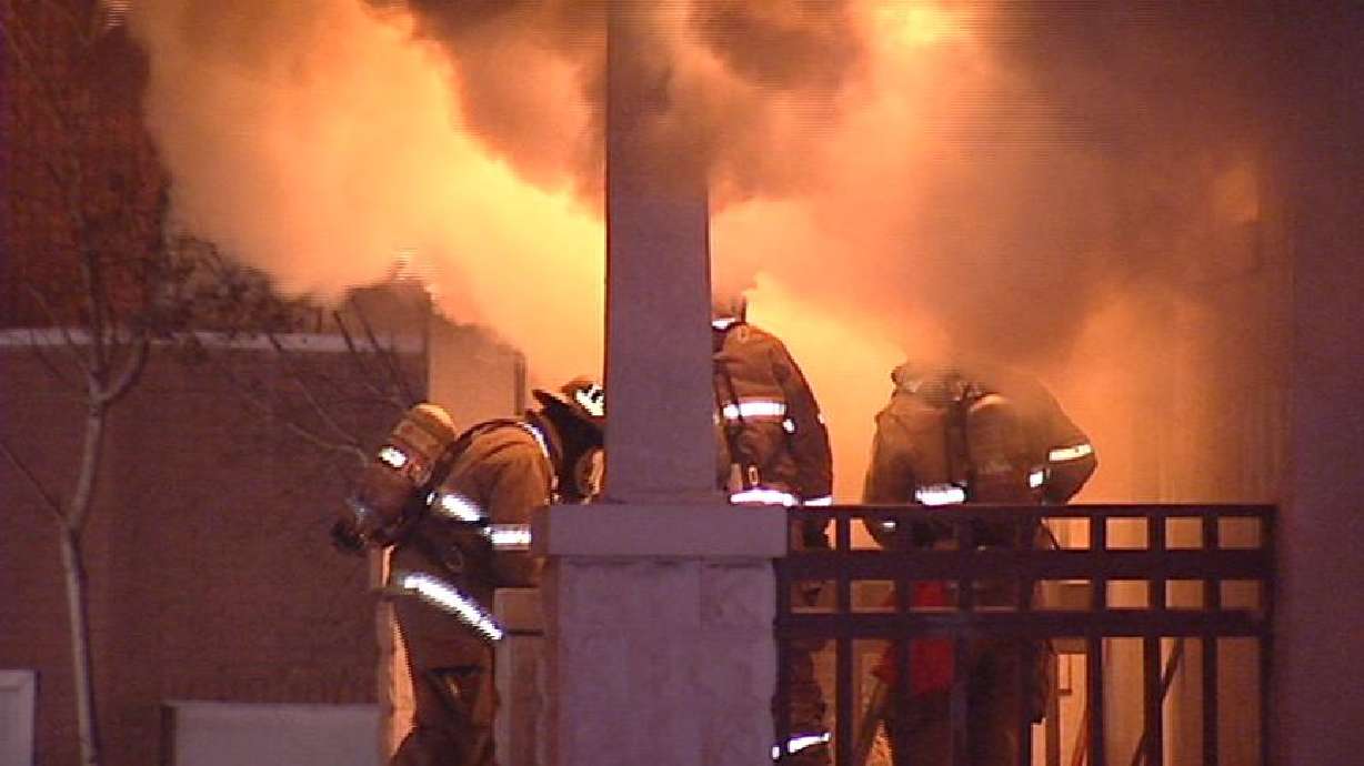 Fire destroys South Salt Lake building overnight