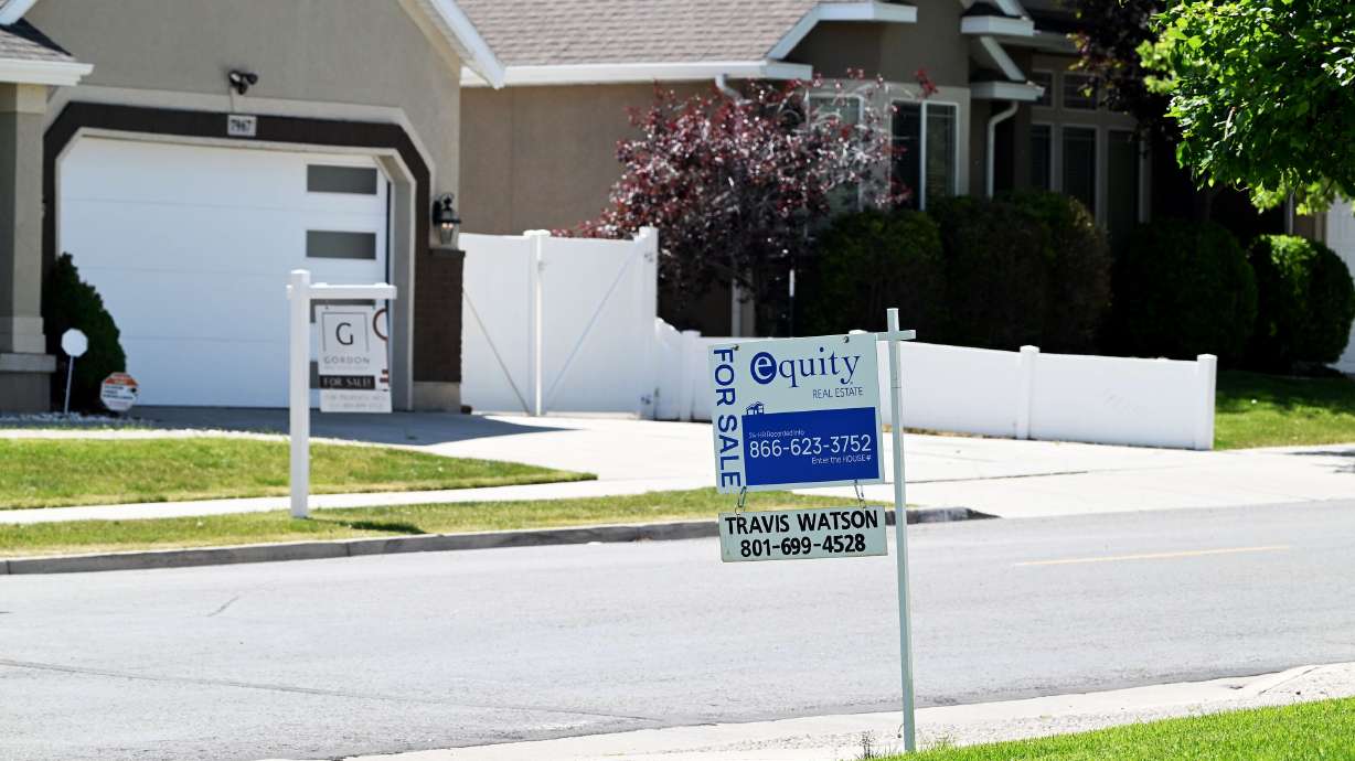 Mortgage rates just hit a three-year low, but rose slightly after the Federal Reserve's benchmark interest rate was cut on Wednesday. Now, it remains unclear whether the decline in mortgage rates will continue.