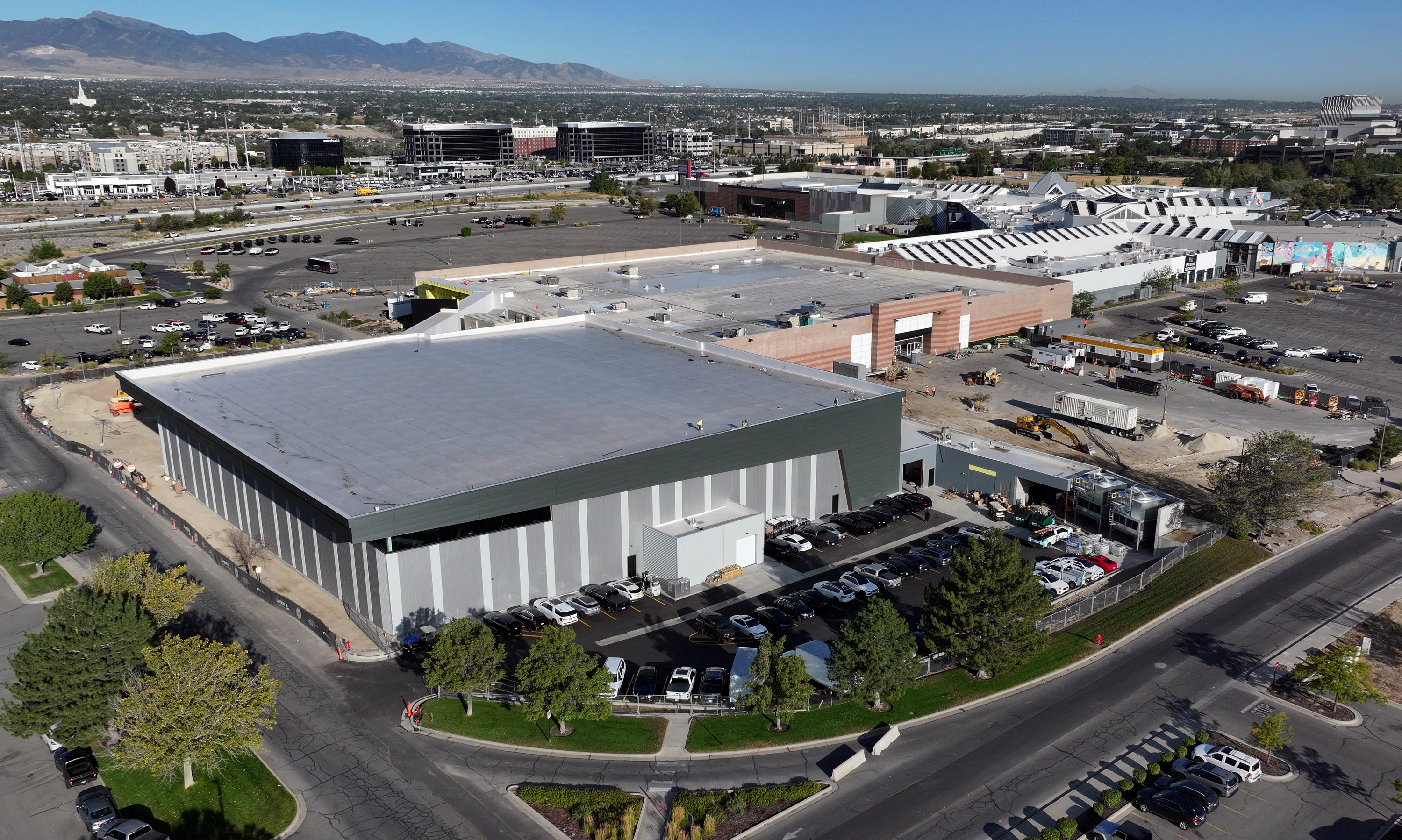 Utah Mammoth hold 'soft opening' for practice facility in Sandy