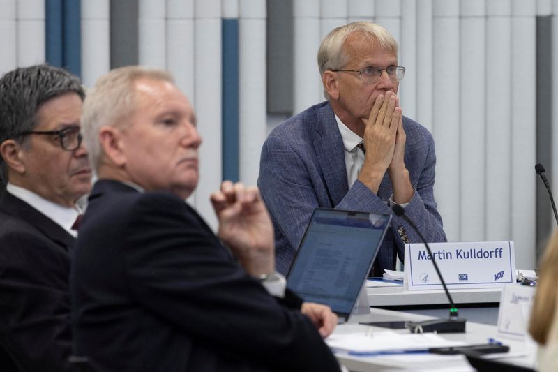Kennedy advisers vote to change MMRV vaccine use in children