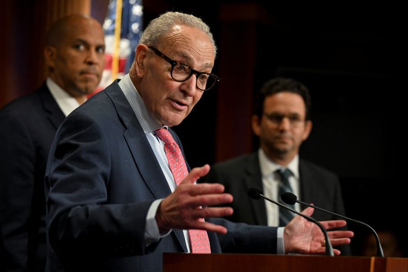 Senate rejects bill to avert government shutdown
