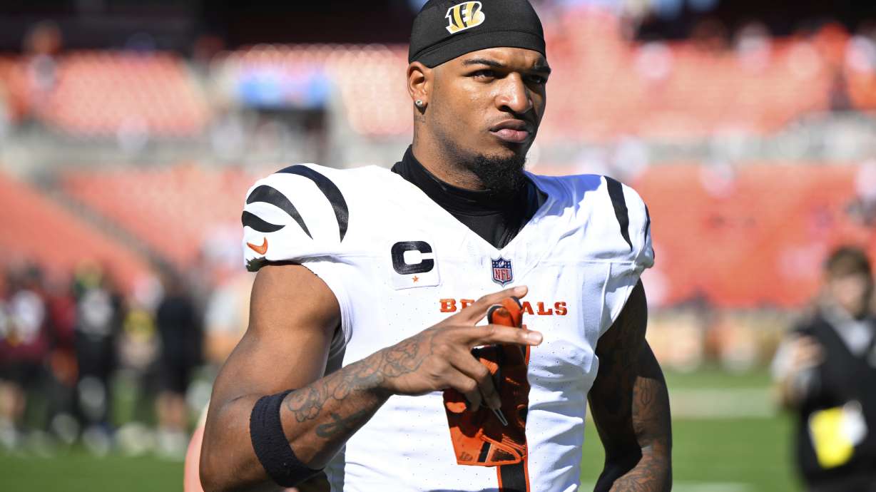 Cincinnati Bengals wide receiver Ja'Marr Chase (1) walks off the field after a win over the Cleveland Browns in an NFL football game Sunday, Sept. 7, 2025, in Cleveland.