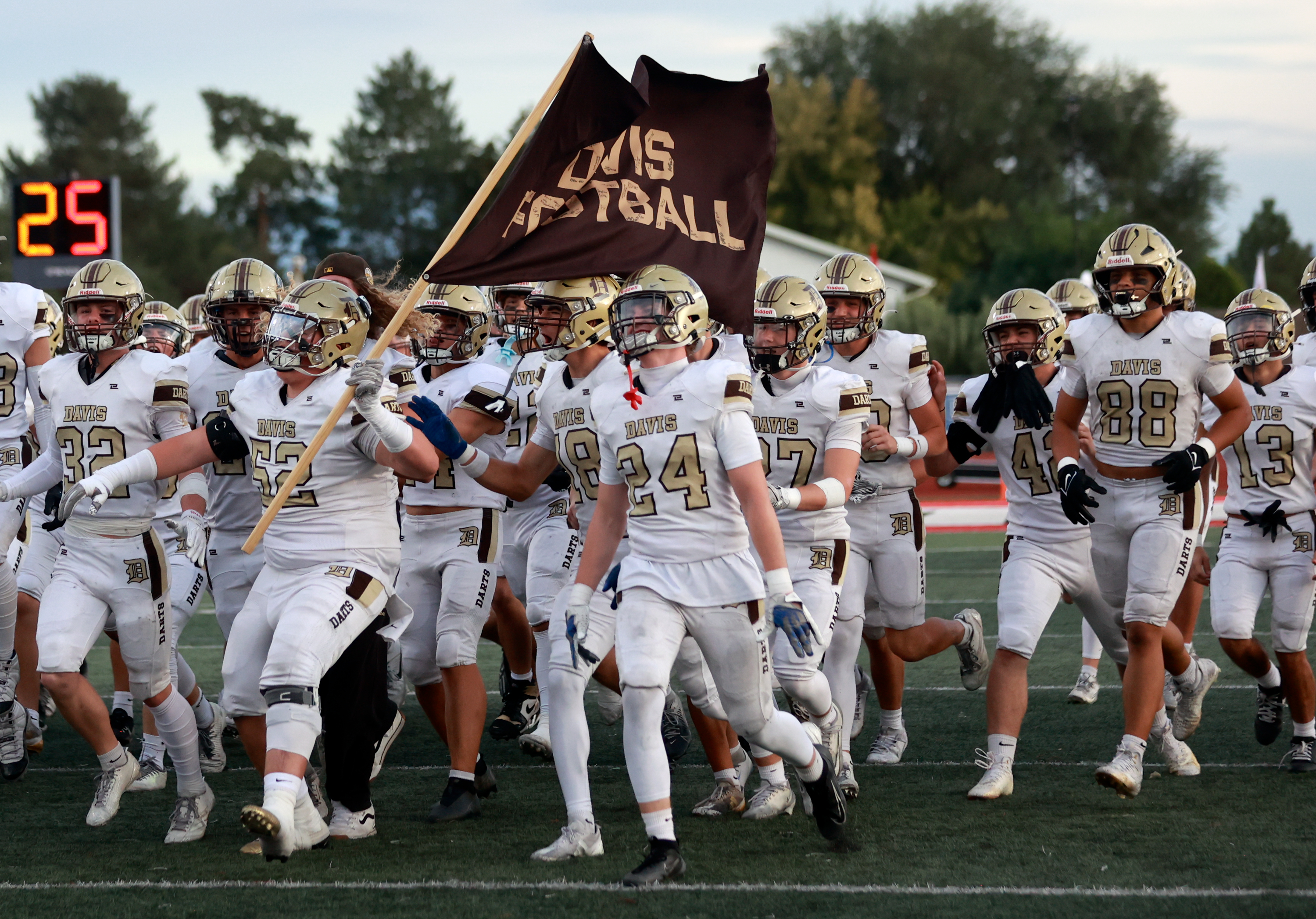 Davis clinches Region 1 title in a statement senior night win over Weber