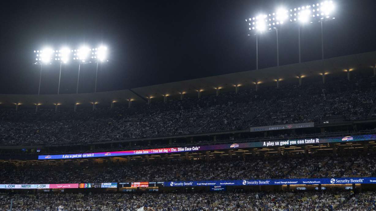 Los Angeles Dodgers starting pitcher Clayton Kershaw (22) delivers during the first inning of a baseball game against the San Francisco Giants in Los Angeles, Friday, Sept. 19, 2025.