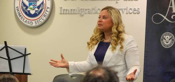 Salt Lake County clerk to help register new citizens to vote after change in federal policy