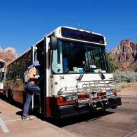 Retired national park leaders urge closures if government shuts down