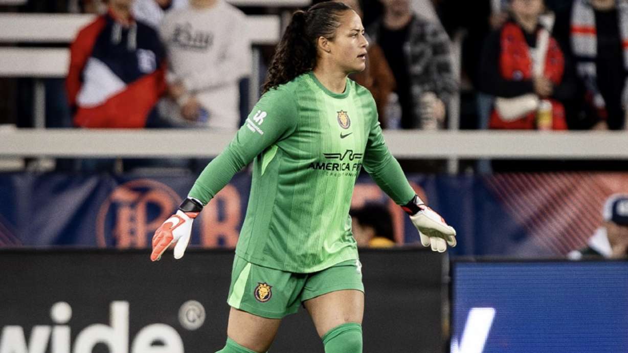 Mia Justus looks on during the Utah Royals' 2-0 win over Bay FC.