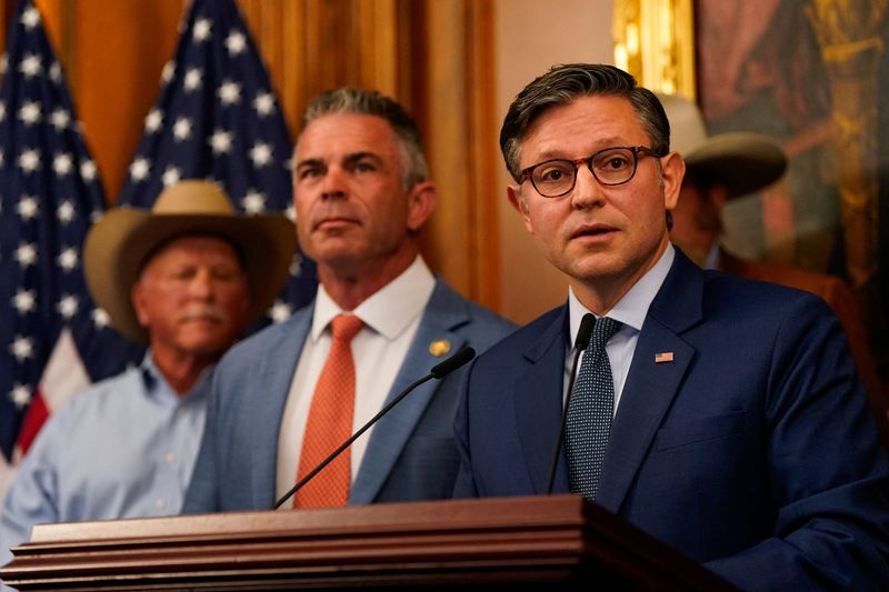 Republicans urge Democrats to agree to short-term bill to keep government open
